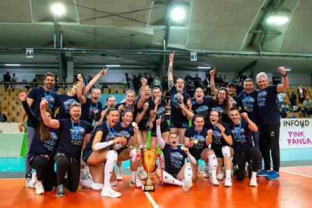 Peti zaporedni naslov državnih prvakinj za odbojkarice Calcit Volleyja (5)